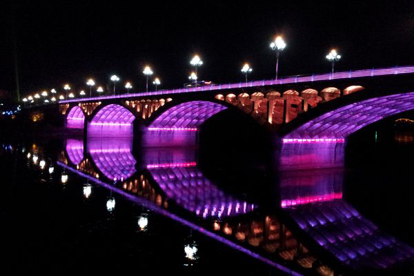 橋梁亮化